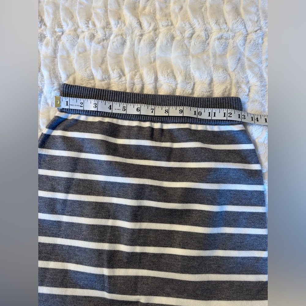 NWT Striped Gray And White Knit Skirt and Top Set - Picture 7 of 11